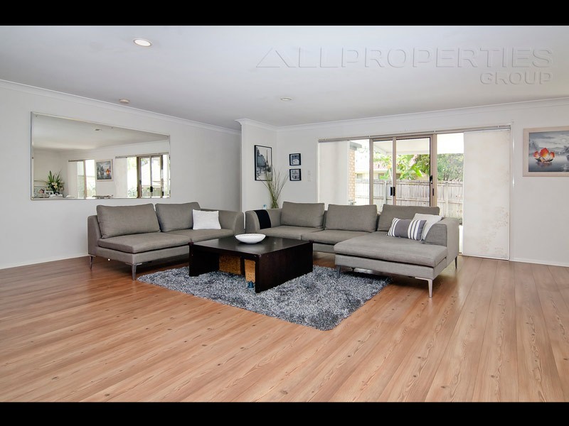 23 Hyde Pl, Forest Lake QLD 4078