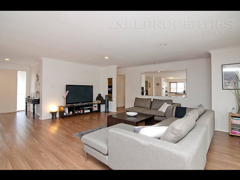 23 Hyde Pl, Forest Lake QLD 4078