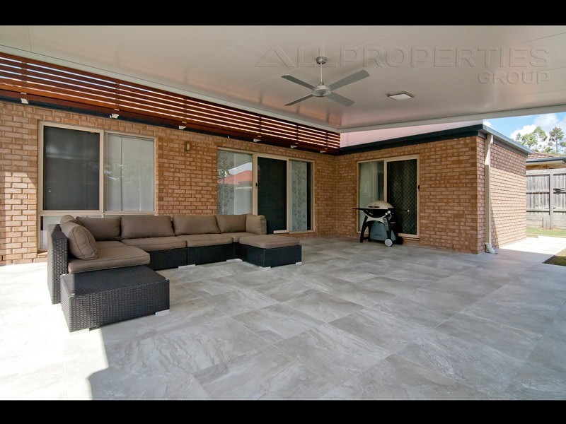 23 Hyde Pl, Forest Lake QLD 4078