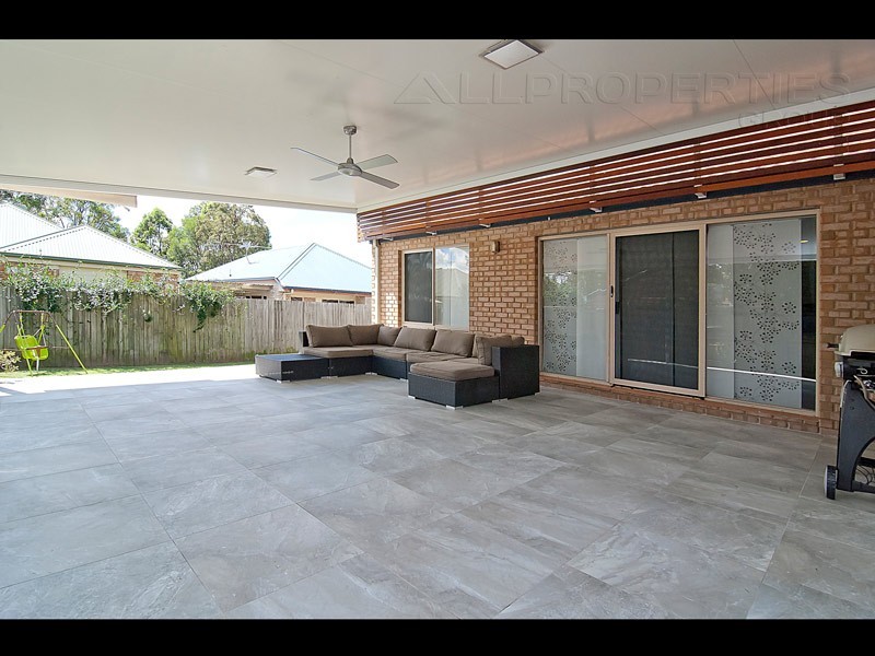 23 Hyde Pl, Forest Lake QLD 4078