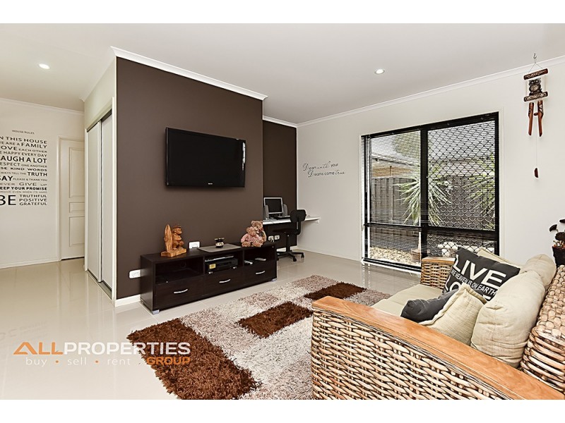 4 Damson Street, Heathwood QLD 4110