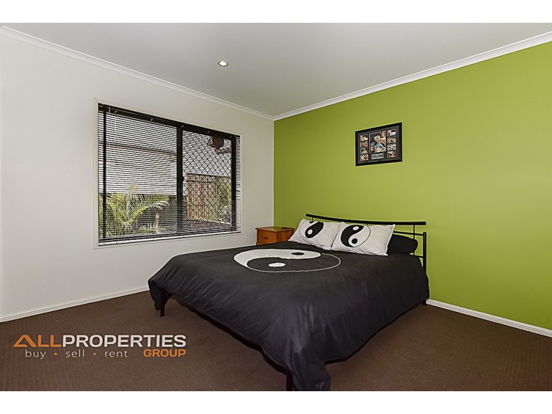 4 Damson Street, Heathwood QLD 4110