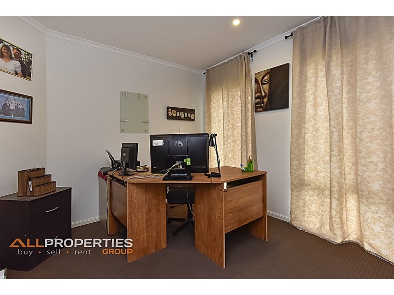 4 Damson Street, Heathwood QLD 4110