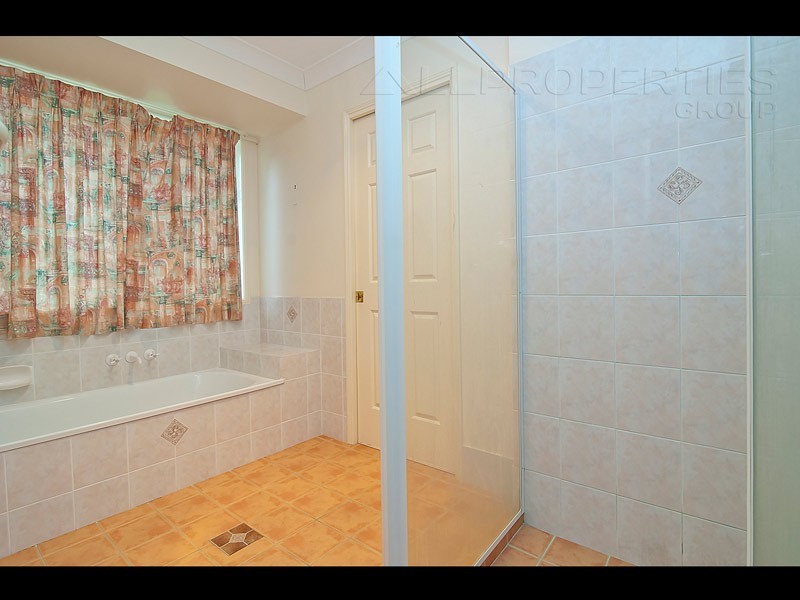 68 Sentinel Drive, Greenbank QLD 4124