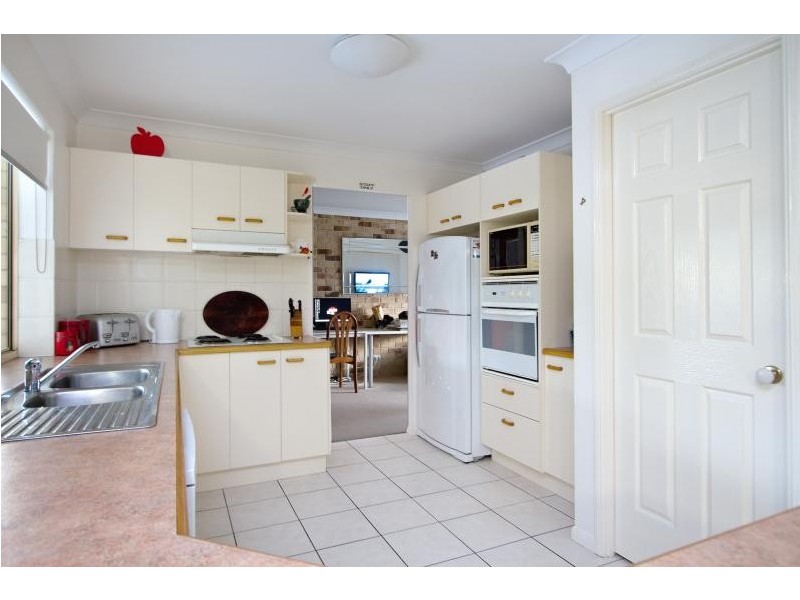 62 Lakeside Cres, Forest Lake QLD 4078