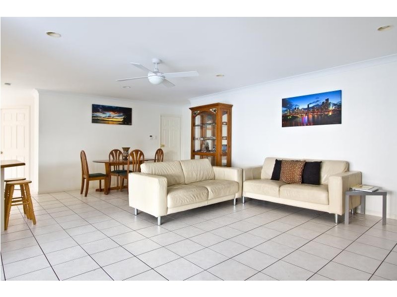 62 Lakeside Cres, Forest Lake QLD 4078