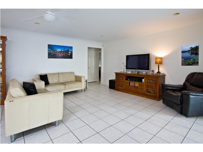 62 Lakeside Cres, Forest Lake QLD 4078