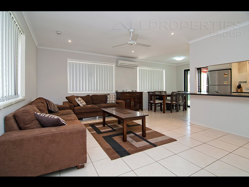 29 Mackeller Drive, Boronia Heights QLD 4124