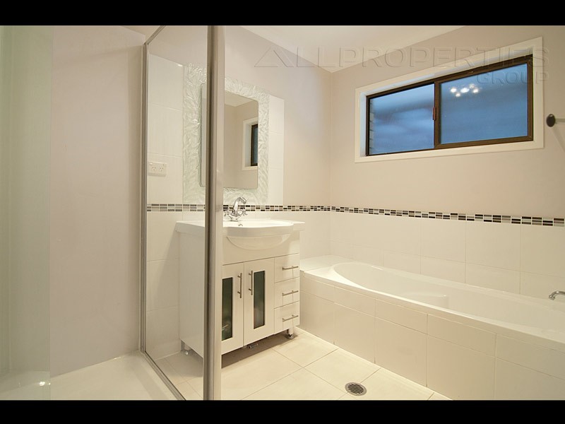 29 Mackeller Drive, Boronia Heights QLD 4124