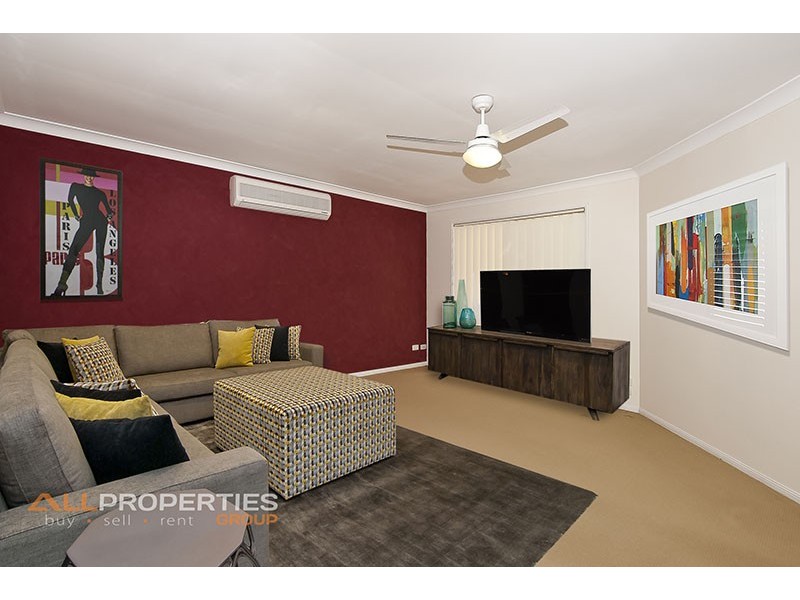 6 Robusta Place, Forest Lake QLD 4078