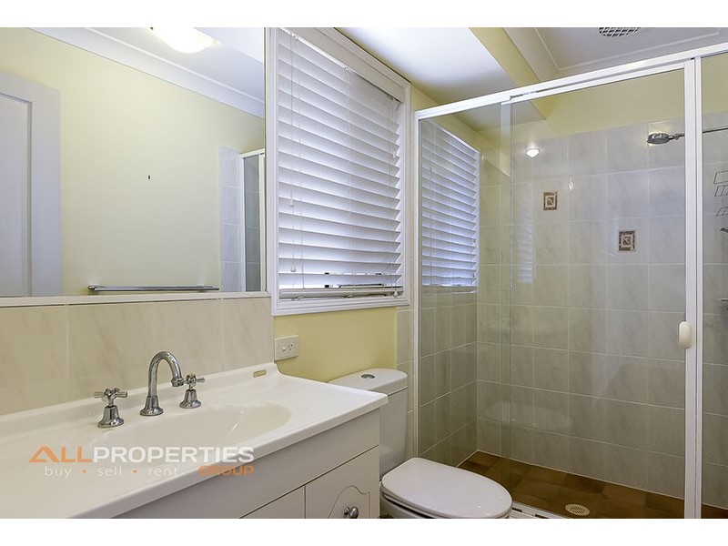 6 Robusta Place, Forest Lake QLD 4078