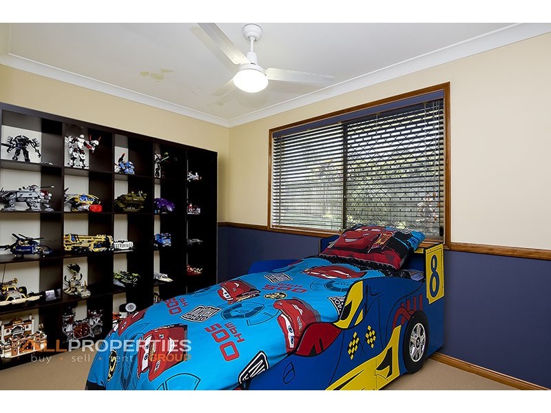 6 Robusta Place, Forest Lake QLD 4078