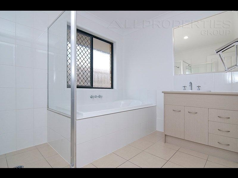 5 Fairweather Street, Berrinba QLD 4117