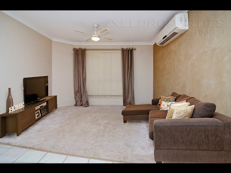 42 Flinders Cr, Forest Lake QLD 4078