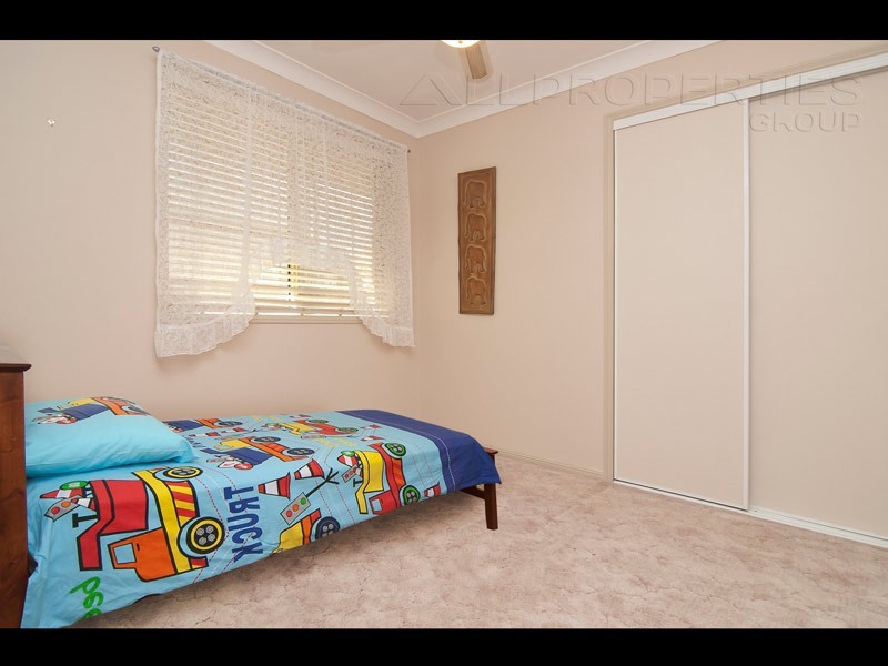 42 Flinders Cr, Forest Lake QLD 4078