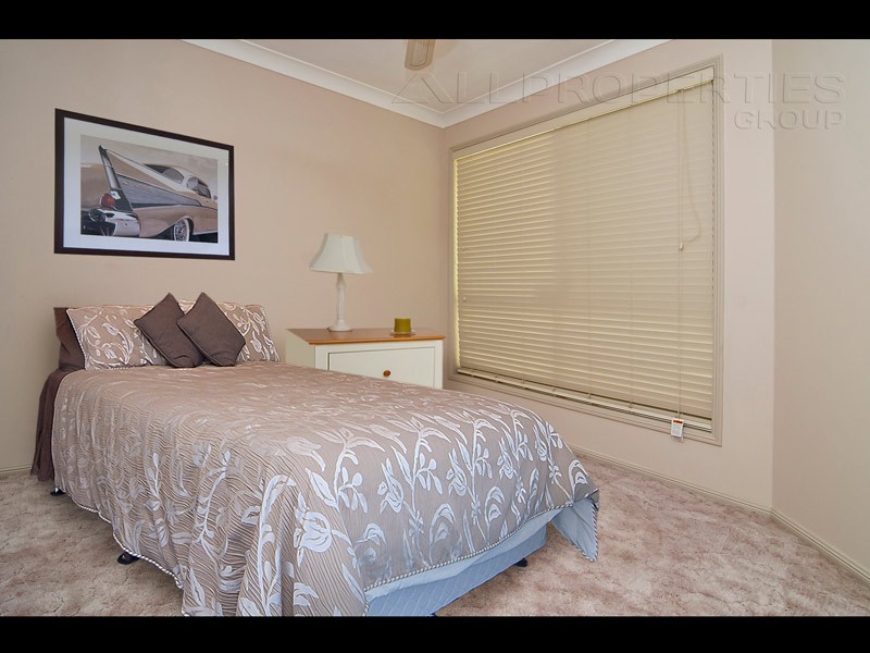 42 Flinders Cr, Forest Lake QLD 4078