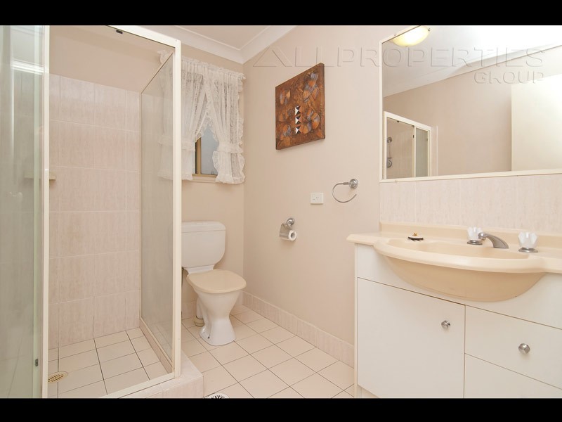 42 Flinders Cr, Forest Lake QLD 4078