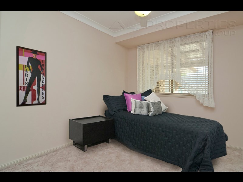 42 Flinders Cr, Forest Lake QLD 4078