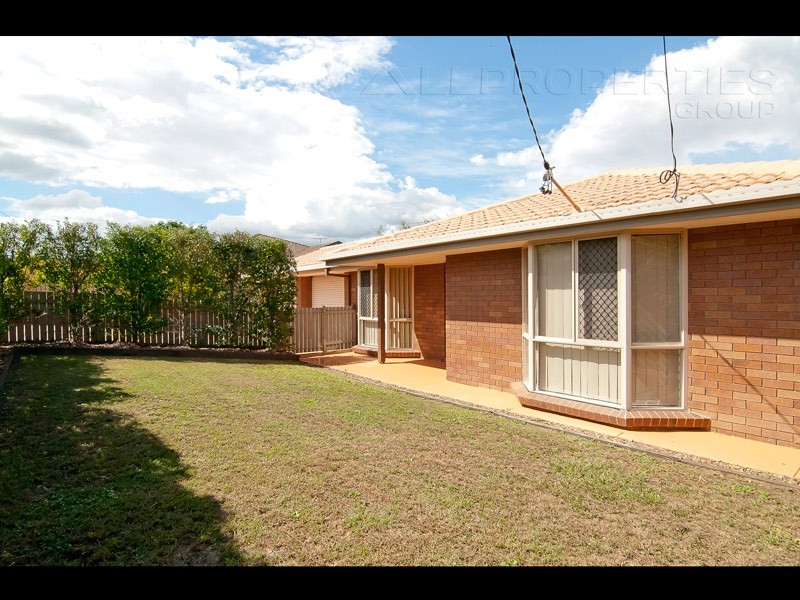 131 Emerald Drive, Regents Park QLD 4118