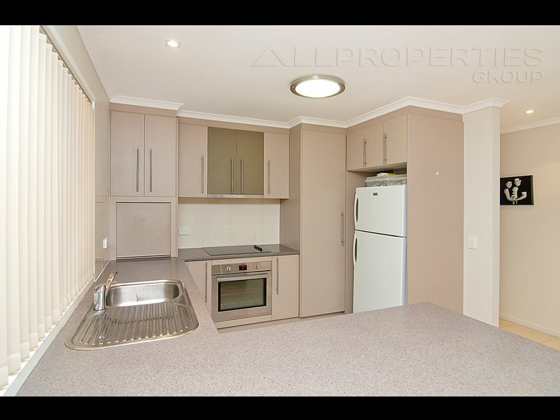 131 Emerald Drive, Regents Park QLD 4118