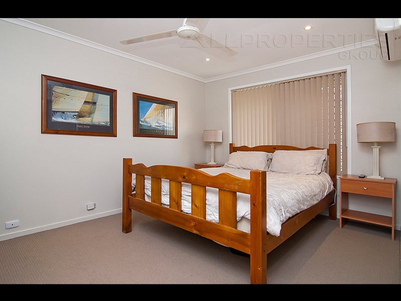 131 Emerald Drive, Regents Park QLD 4118