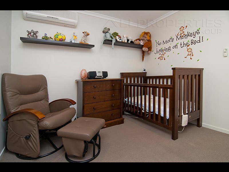 131 Emerald Drive, Regents Park QLD 4118