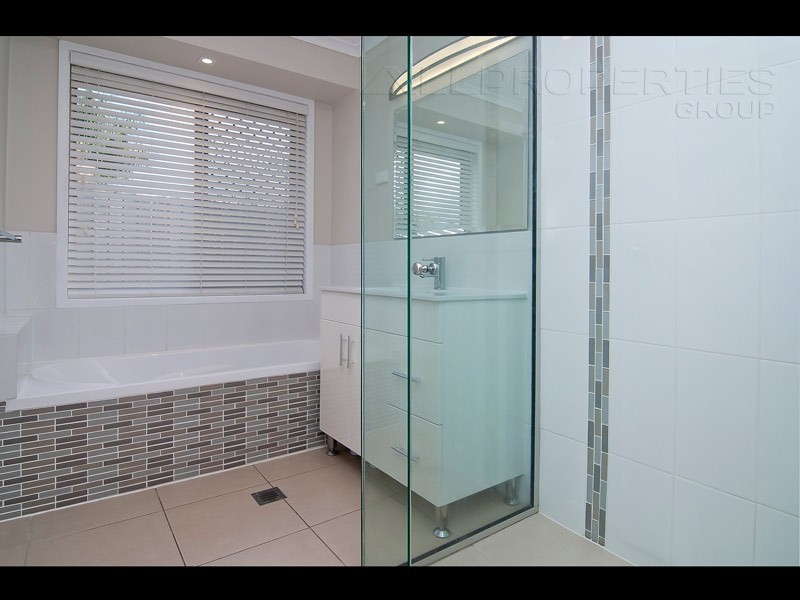 131 Emerald Drive, Regents Park QLD 4118