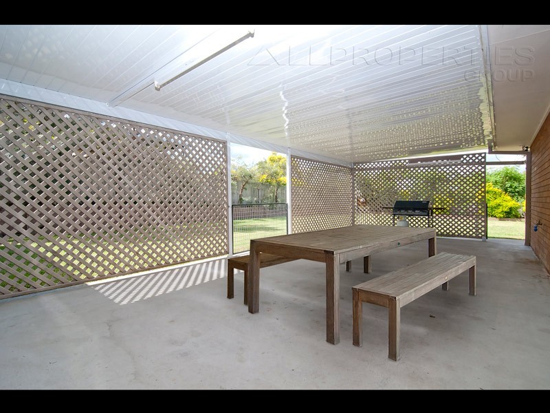 131 Emerald Drive, Regents Park QLD 4118