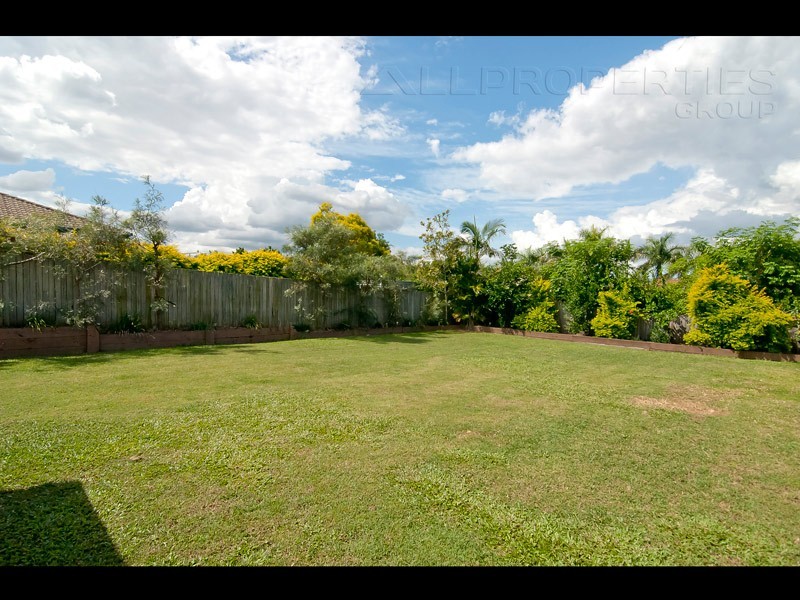 131 Emerald Drive, Regents Park QLD 4118
