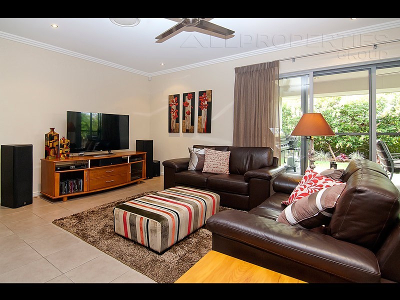 3 Sandalwood St, Heathwood QLD 4110