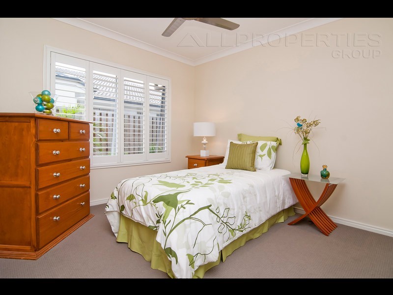 3 Sandalwood St, Heathwood QLD 4110