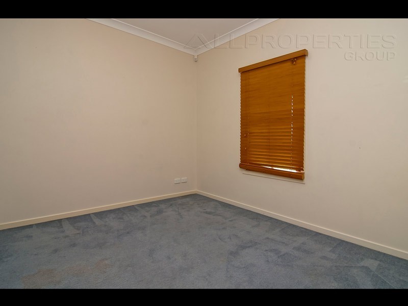 22 Lavender St, Springfield Lakes QLD 4300