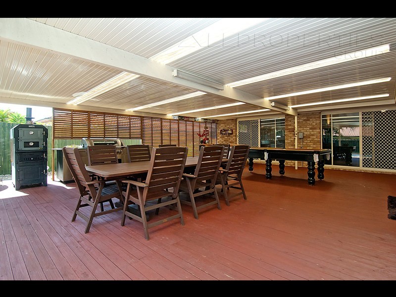 15 Bellfield Cres, Parkinson QLD 4115