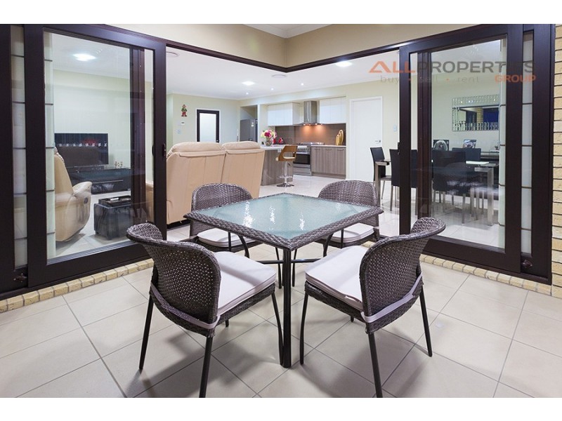 81 Parkwood Drive, Heathwood QLD 4110