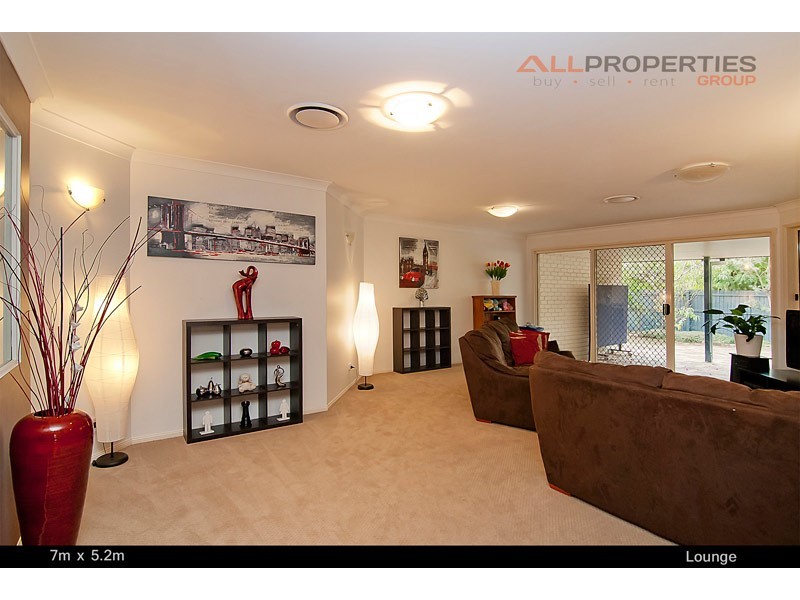 32 Alexandrina Circuit, Forest Lake QLD 4078