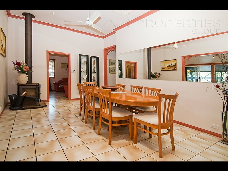 70 Falkland Street West, Heathwood QLD 4110