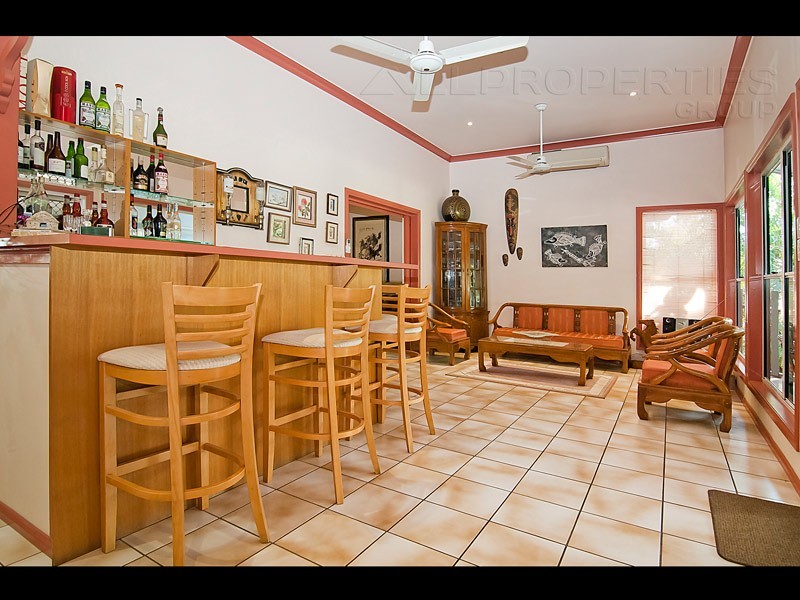 70 Falkland Street West, Heathwood QLD 4110