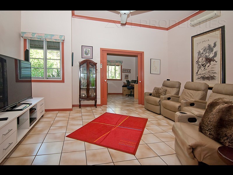 70 Falkland Street West, Heathwood QLD 4110