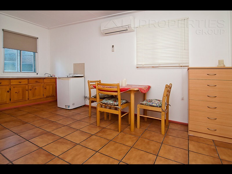 70 Falkland Street West, Heathwood QLD 4110