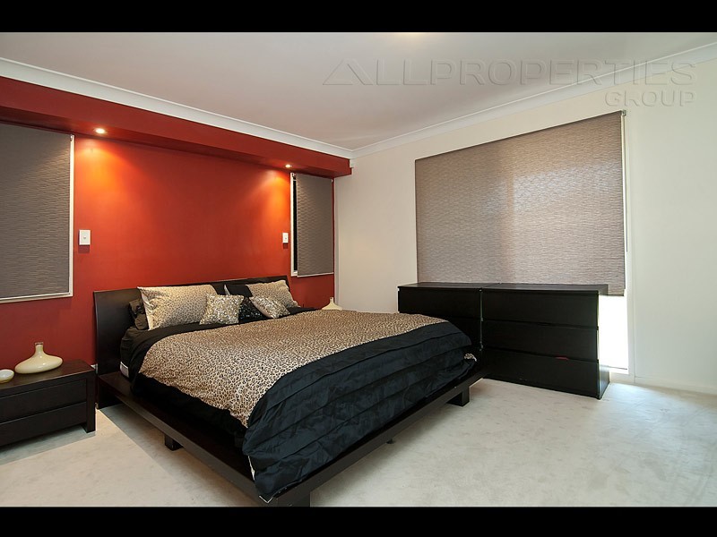 25 Moran Cr, Forest Lake QLD 4078