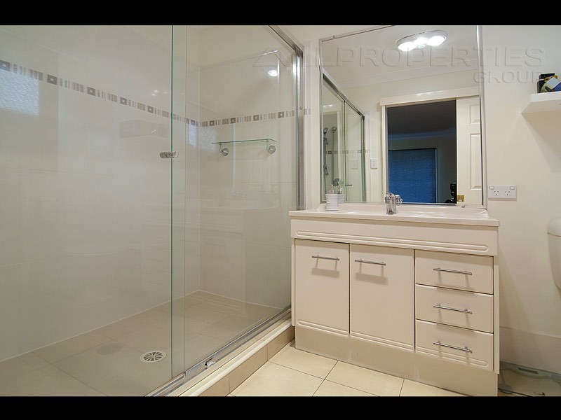 25 Moran Cr, Forest Lake QLD 4078