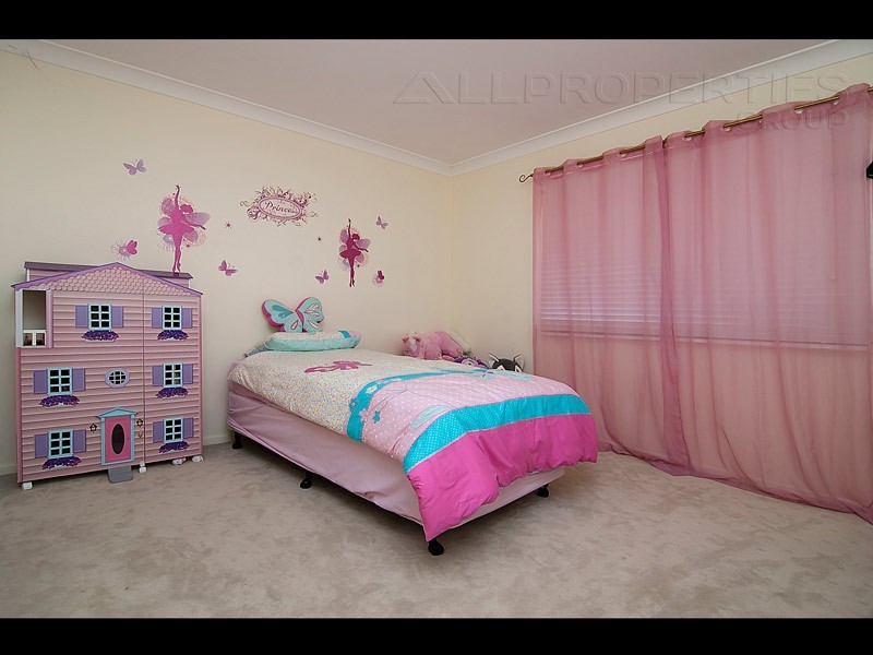 25 Moran Cr, Forest Lake QLD 4078