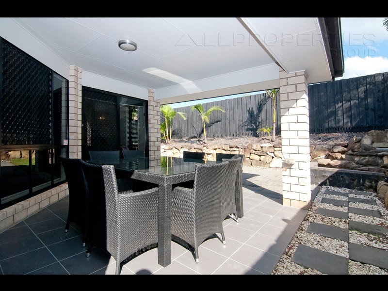 25 Moran Cr, Forest Lake QLD 4078