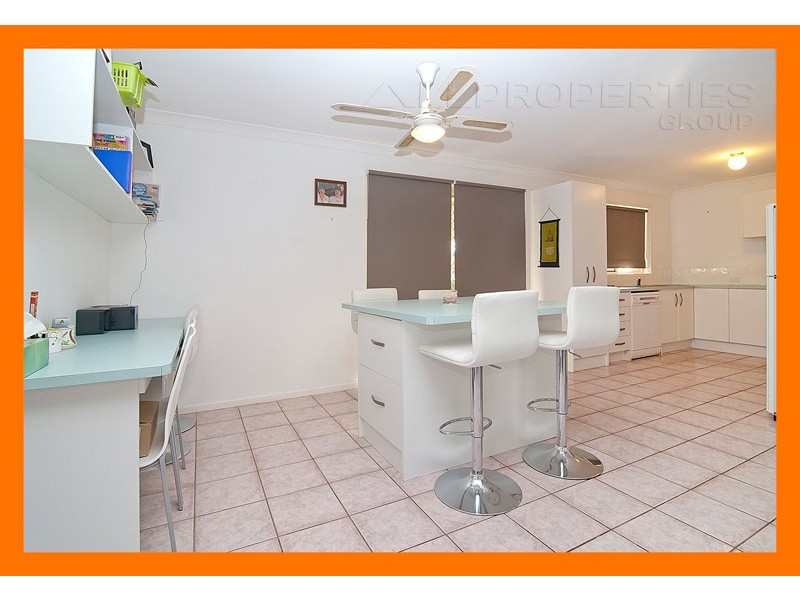 2 COUGERS COURT, Regents Park QLD 4118