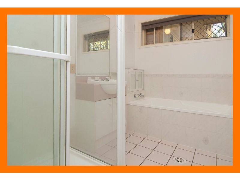 2 COUGERS COURT, Regents Park QLD 4118
