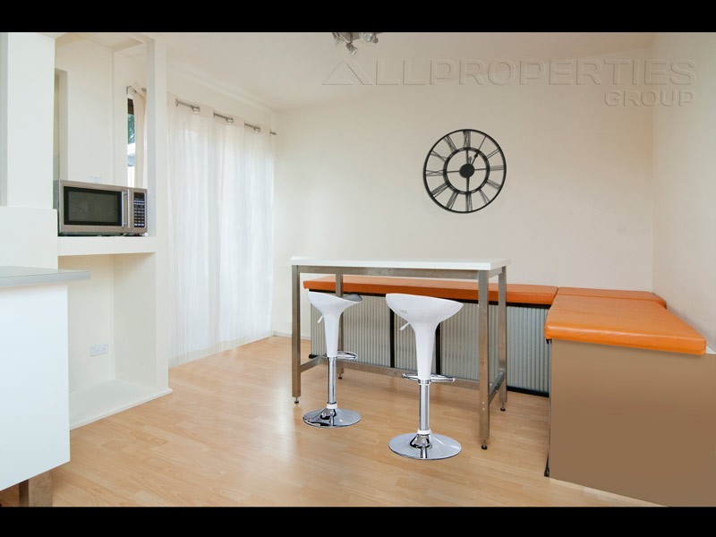 36 ESTRAMINA ROAD, Regents Park QLD 4118