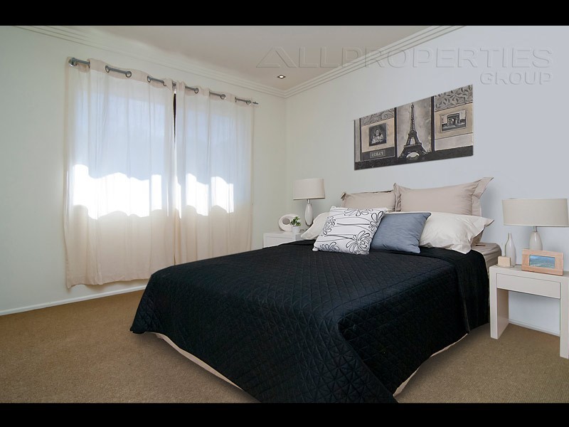 36 ESTRAMINA ROAD, Regents Park QLD 4118