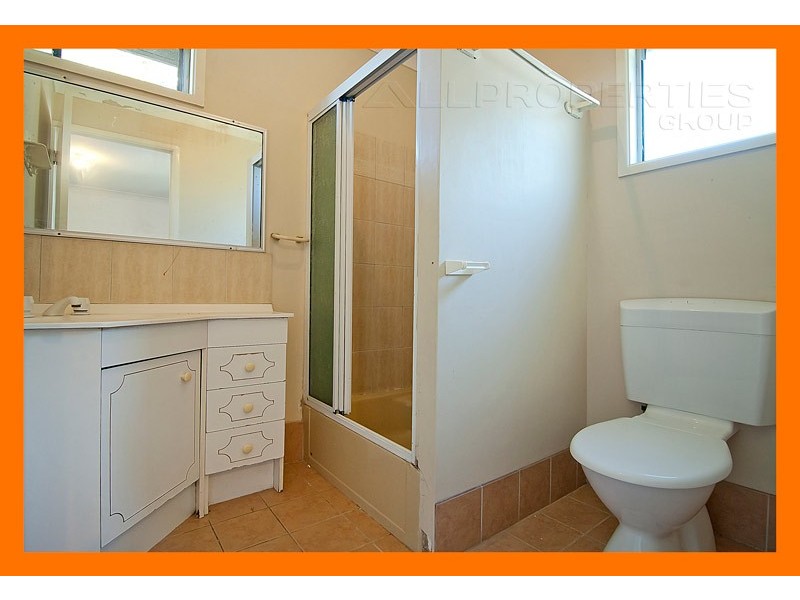 15 Sherwood Cr, Bellbird Park QLD 4300