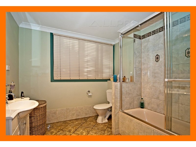 17 Valance Street, Oxley QLD 4075