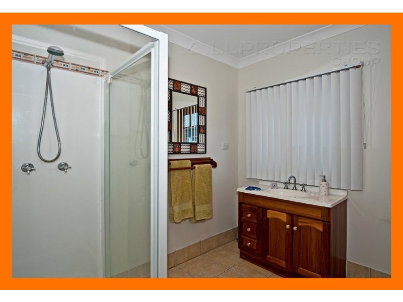 17 Valance Street, Oxley QLD 4075